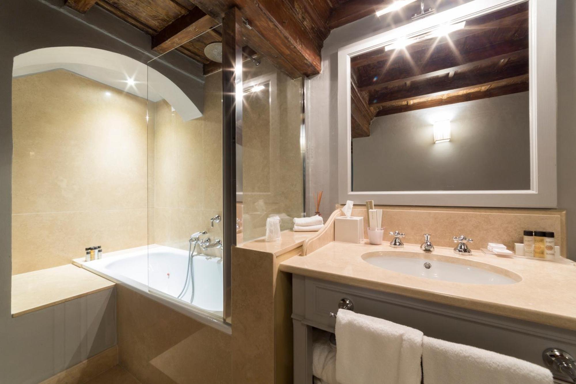 Al Palazzo Del Marchese Di Camugliano Residenza D'epoca 4* Florencia
